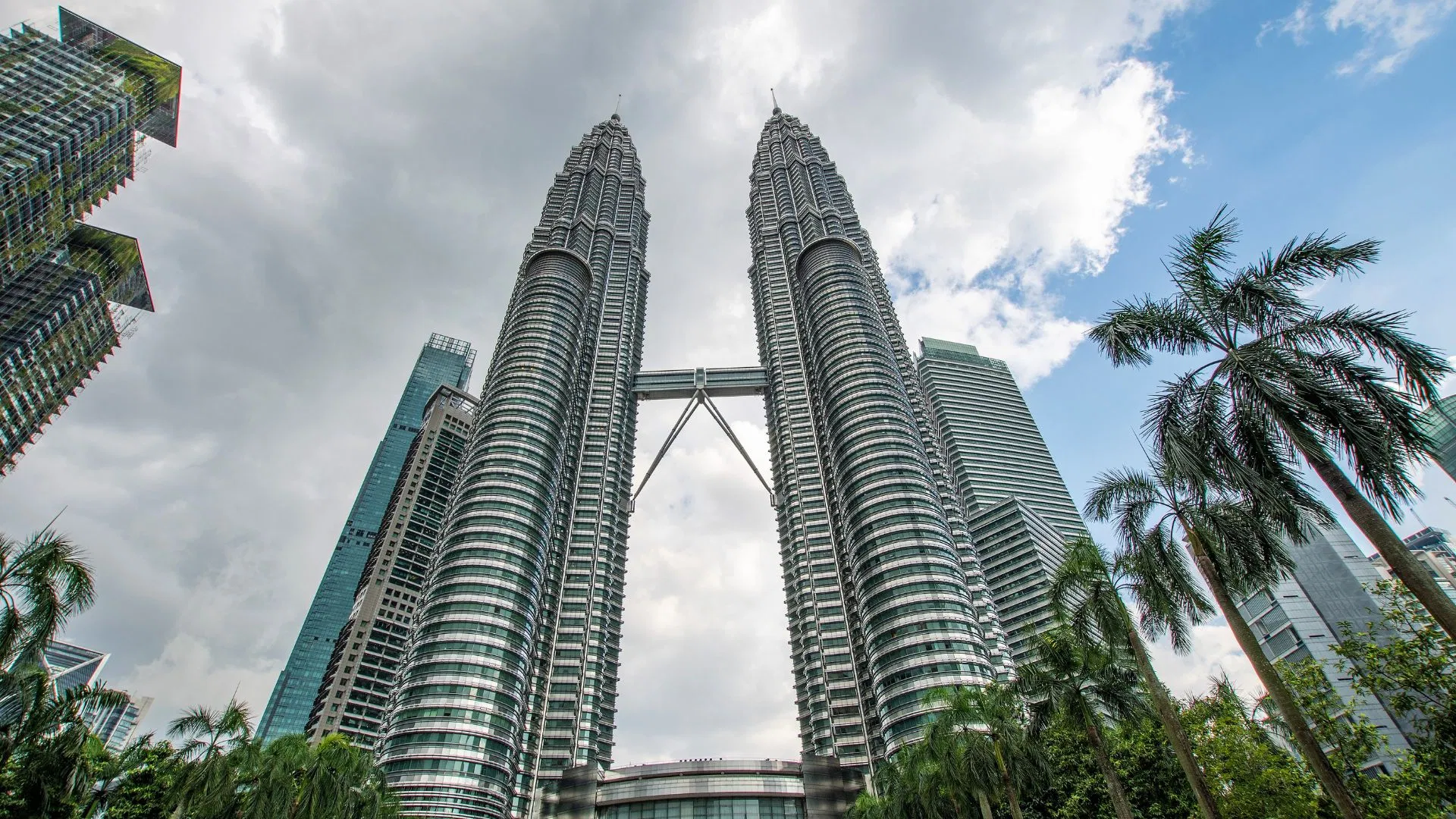 The Petronas Twin Towers and skybridge seen from below at KLCC
